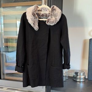 Elegant Black Cape with Faux Fur Collar
